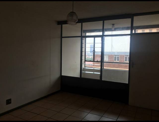 2 BEDROOM FLAT FOR SALE IN MUCKLENEUK